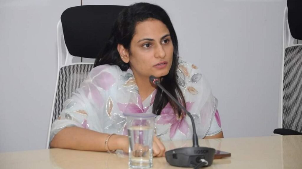 Manisha khatri wiki